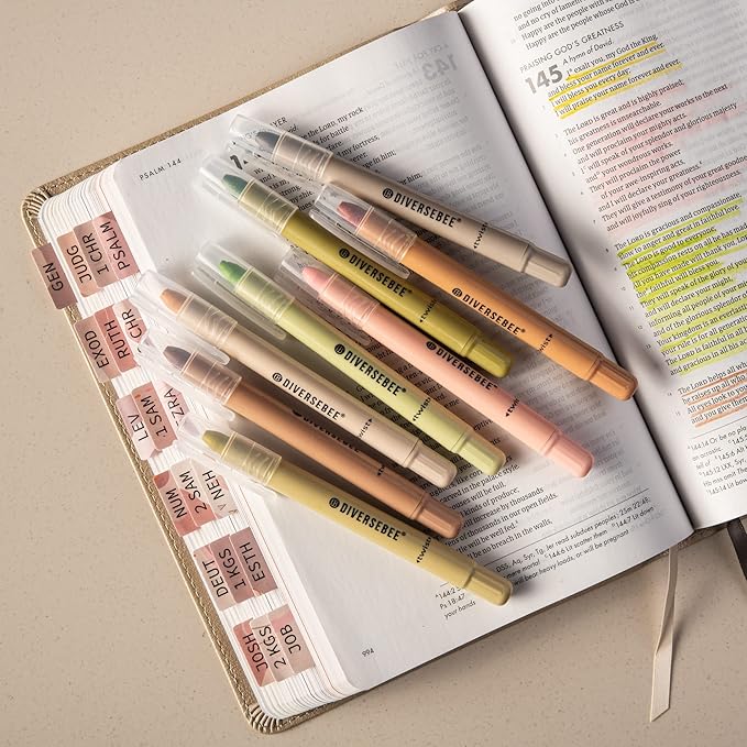 DIVERSEBEE Bible Highlighters and Pens No Bleed, 8 Pack Assorted Colors Gel Highlighters Set, Cute Bible Markers Study Journaling School Supplies and Accessories (Earthy)